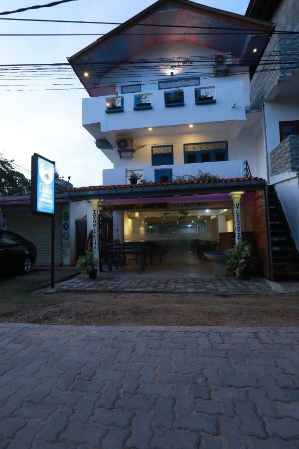 Dock Holiday Guest House Unawatuna Exteriör bild